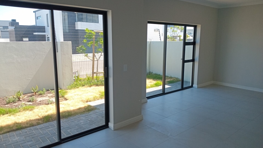 3 Bedroom Property for Sale in Sandown Western Cape